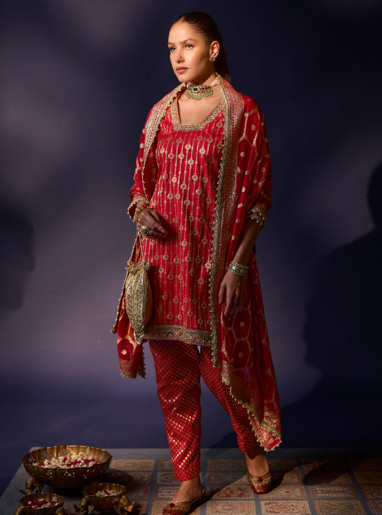 Banarsi Kurta Set With Tissue Dupatta