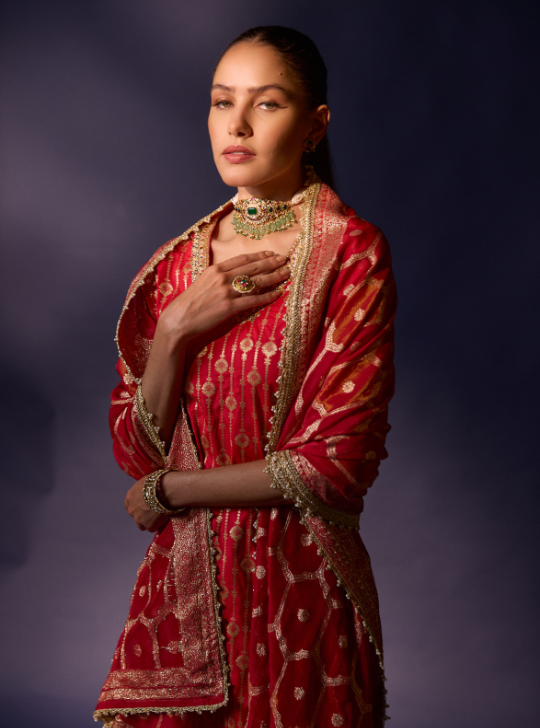 Banarsi Kurta Set With Tissue Dupatta