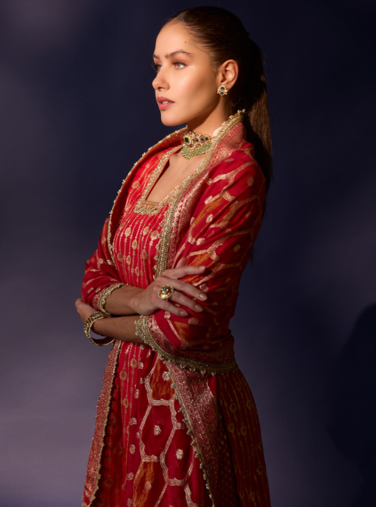 Banarsi Kurta Set With Tissue Dupatta